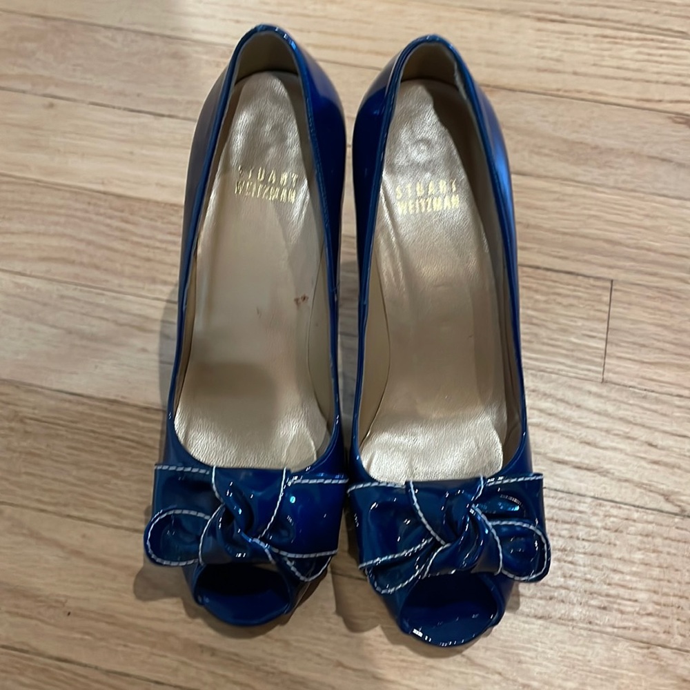 Stuart Weitzman blue bow patent peep toe pumps
